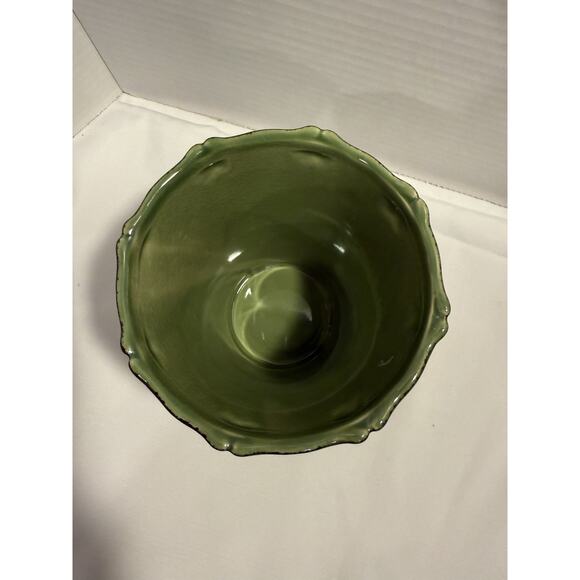 Ceramic Green Planter Round w/ decorative footed plate, French Country, Shabby - Picture 2 of 10